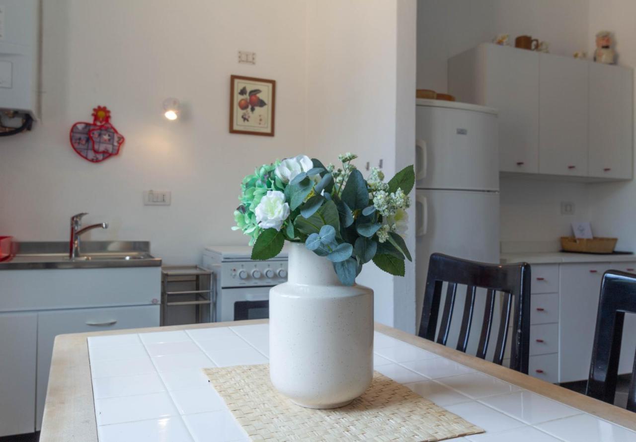 Mamma Ciccia Holiday Home - Confalonieri Манделло-дель-Ларио Экстерьер фото